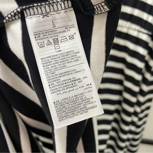 [L] Old Navy Maternity Summer Classic Black & White Striped Casual Midi Dress - Picture 9 of 9